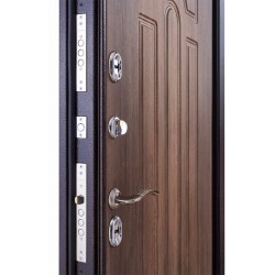 Входная дверь - Урал с отделкой панель беленый дуб (ZD)